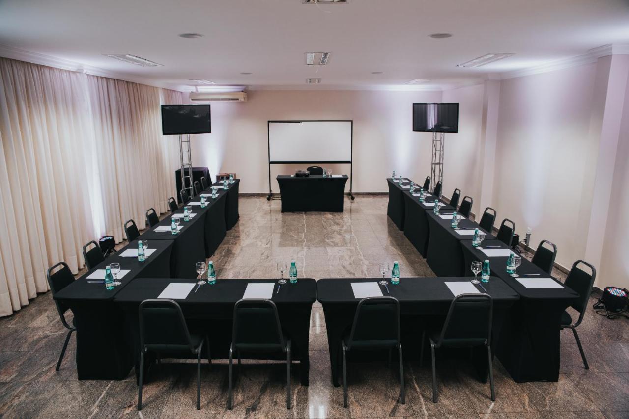 Arua Hotel, Restaurante E Convencoes Hotel 4*